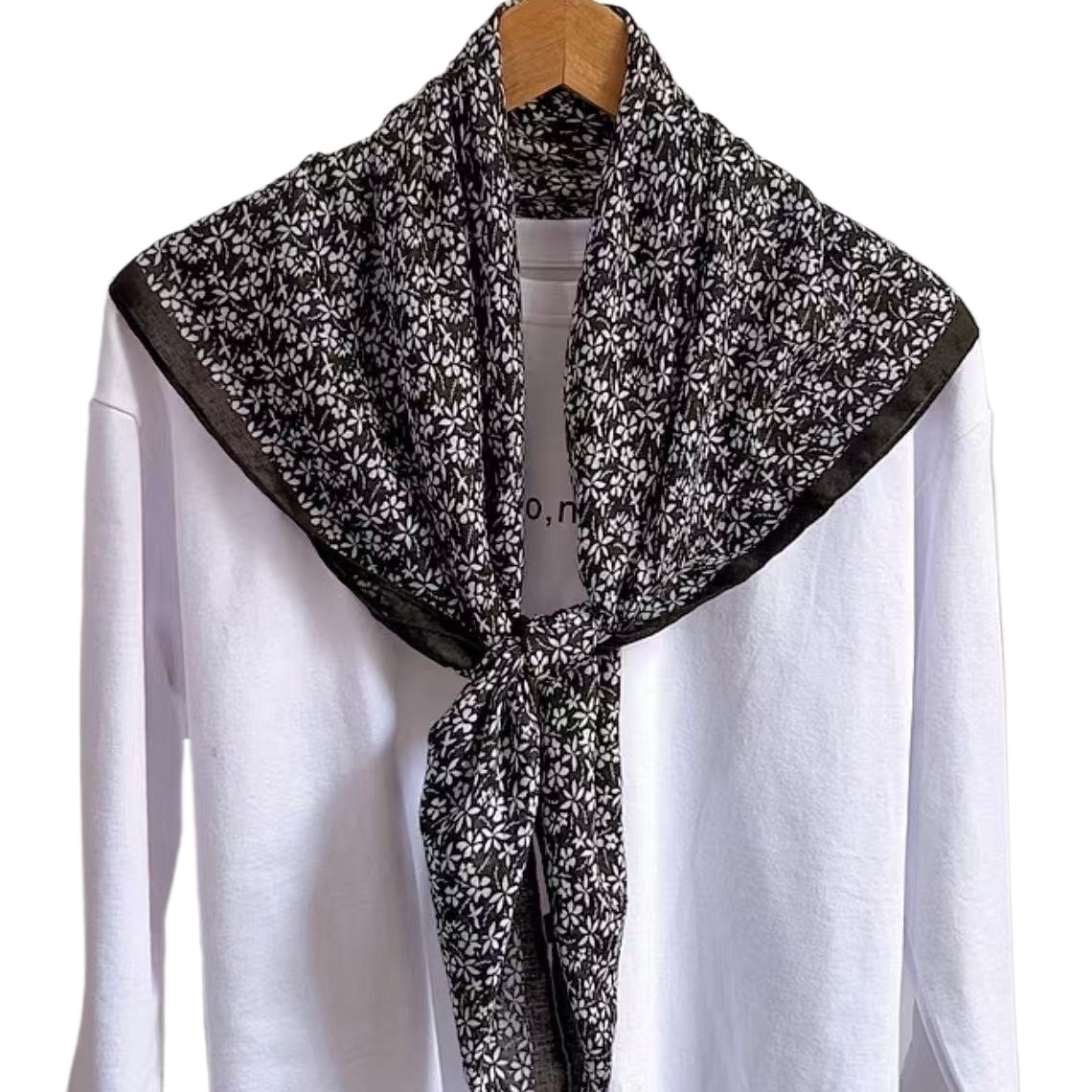 1 piece of 90 square scarves,  - Travel Accessories Shops 评论和价格