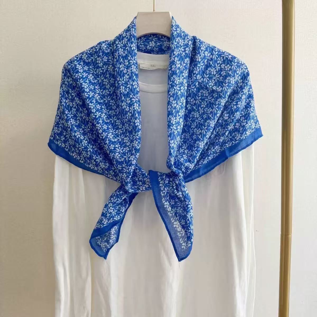 1 piece of 90 square scarves,  - Travel Accessories Shops 评论和价格