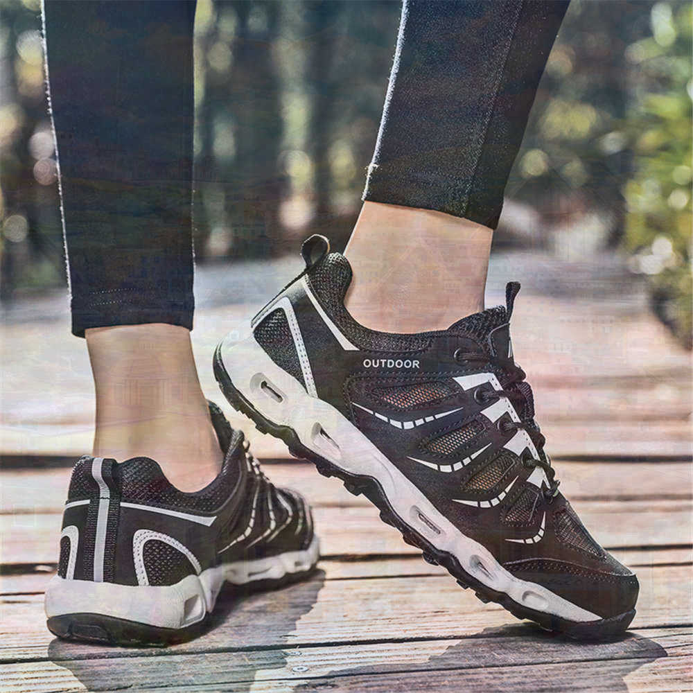 Sumer Round Tip Silver Sneaker - Travel Accessories Shops 评论和价格