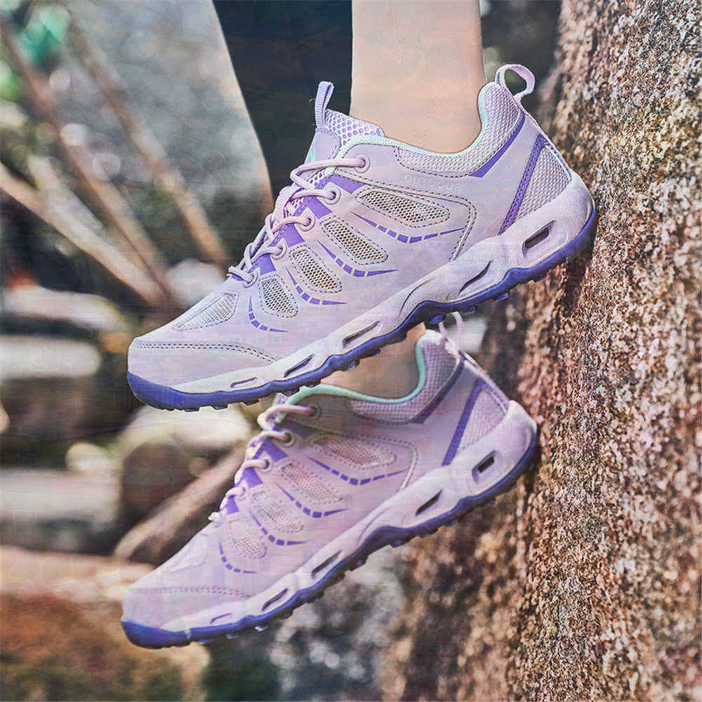 Sumer Round Tip Silver Sneaker - Travel Accessories Shops 评论和价格